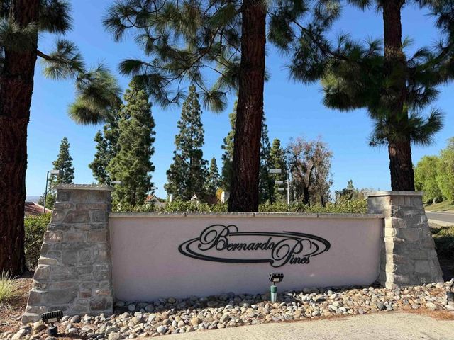 11835 Caminito Ronaldo 114, San Diego, CA 92128