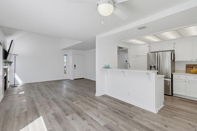 11835 Caminito Ronaldo 114, San Diego, CA 92128