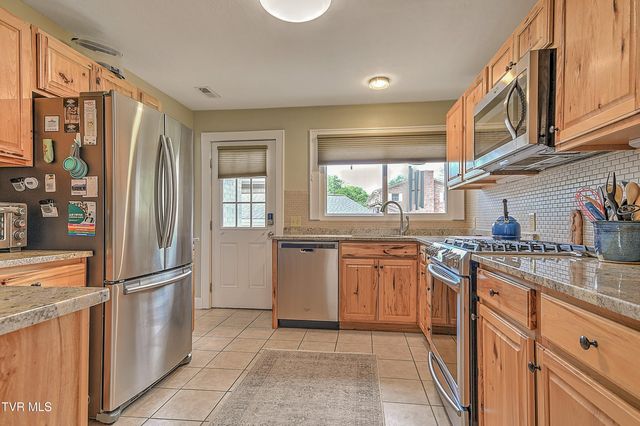 101 Mcarthur Avenue, Elizabethton, TN 37643