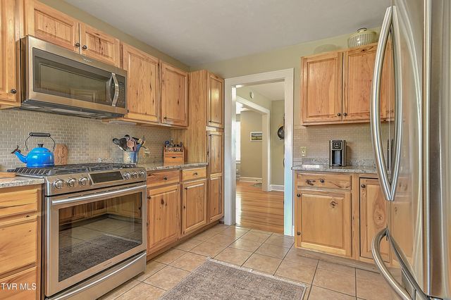 101 Mcarthur Avenue, Elizabethton, TN 37643