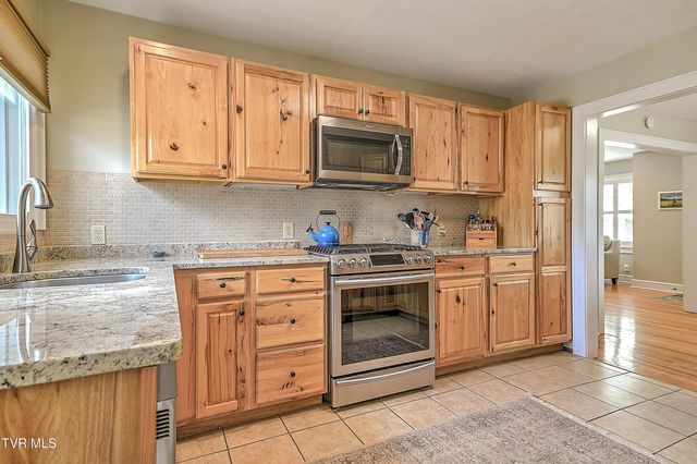 101 Mcarthur Avenue, Elizabethton, TN 37643