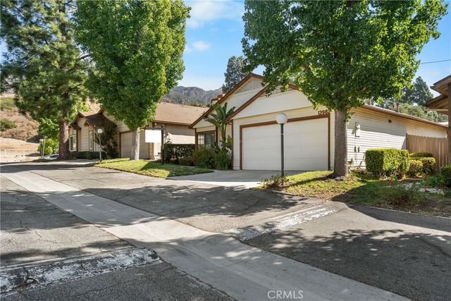 13982 Olive Grove Lane, Sylmar, CA 91342