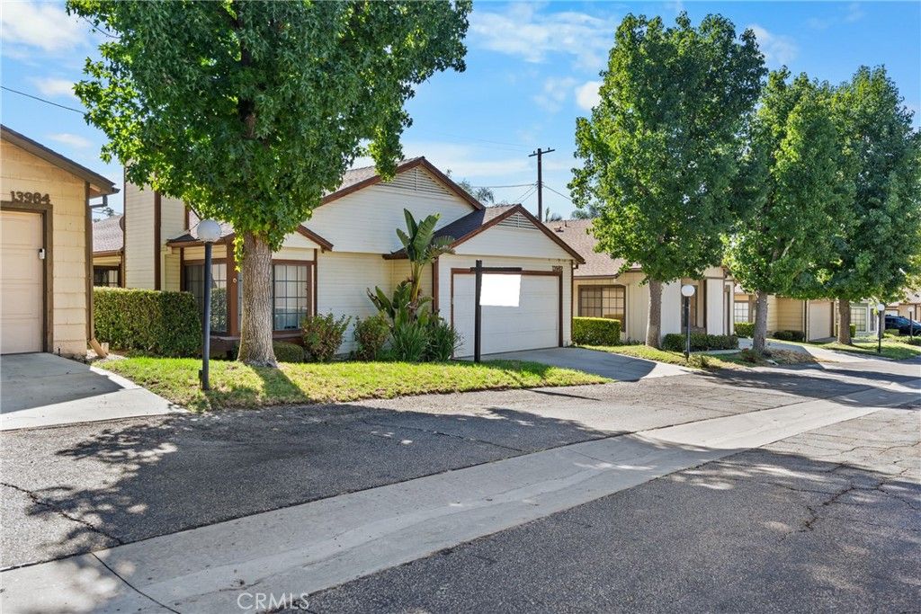 13982 Olive Grove Lane, Sylmar, CA 91342 — photo 3