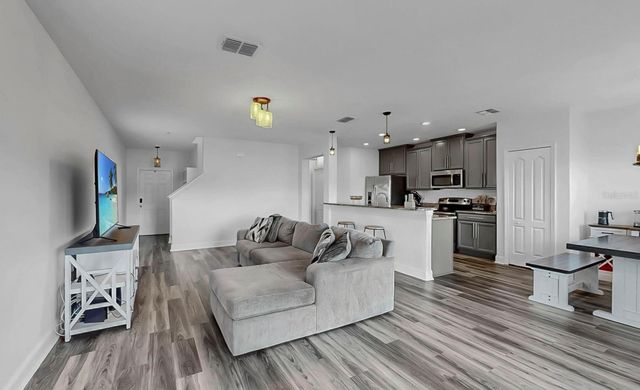 10136 NEWMINSTER LOOP, Ruskin, FL 33573