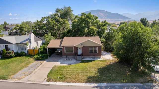8637 W HELEN DR, Magna, UT 84044