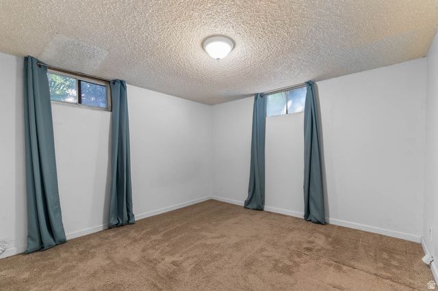 8637 W HELEN DR, Magna, UT 84044