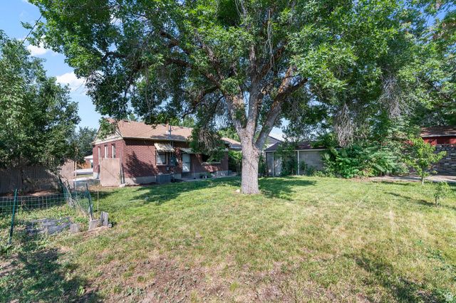 8637 W HELEN DR, Magna, UT 84044