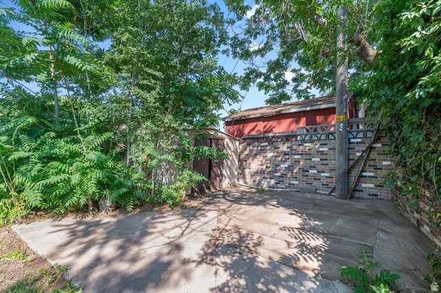 8637 W HELEN DR, Magna, UT 84044