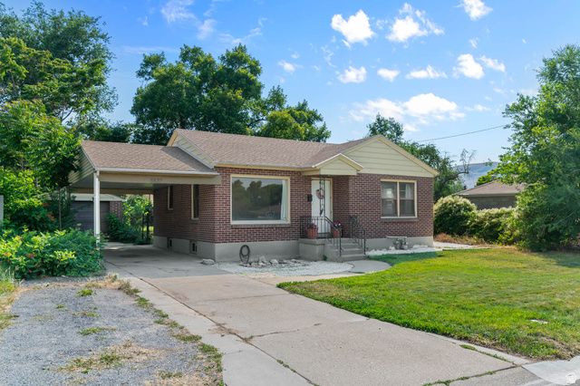 8637 W HELEN DR, Magna, UT 84044