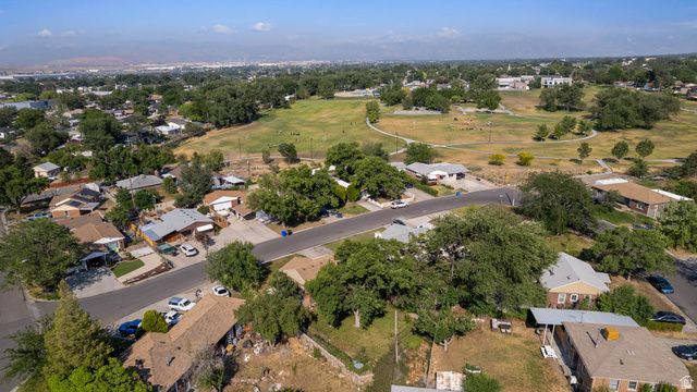 8637 W HELEN DR, Magna, UT 84044