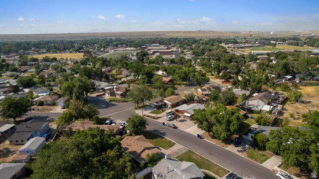8637 W HELEN DR, Magna, UT 84044