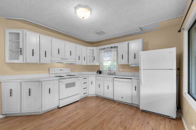 8637 W HELEN DR, Magna, UT 84044