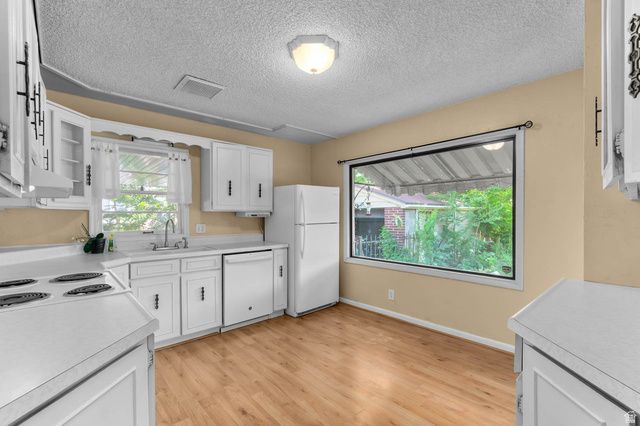 8637 W HELEN DR, Magna, UT 84044