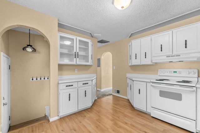 8637 W HELEN DR, Magna, UT 84044