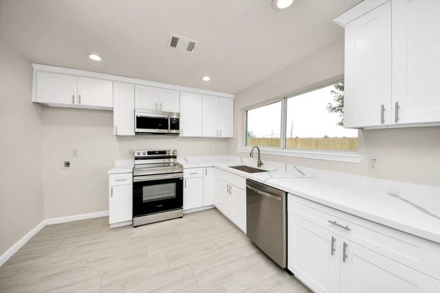 7703 Westbank Avenue, Houston, TX 77064