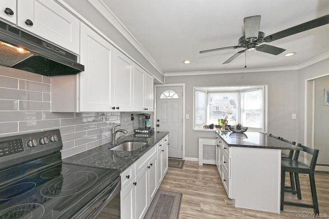74 Rope Lane, Levittown, NY 11756