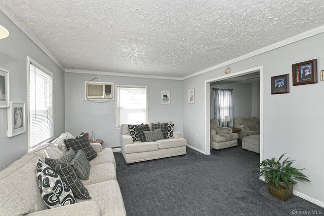 74 Rope Lane, Levittown, NY 11756