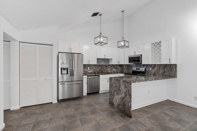 1350 Periwinkle Place, Wellington, FL 33414