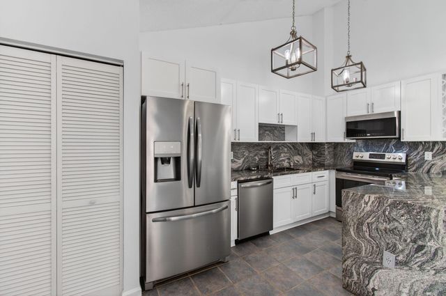 1350 Periwinkle Place, Wellington, FL 33414