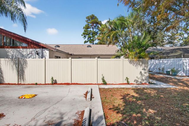 1350 Periwinkle Place, Wellington, FL 33414