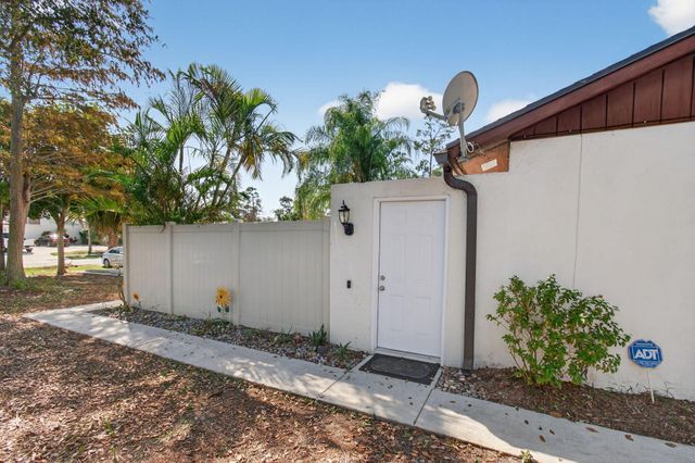 1350 Periwinkle Place, Wellington, FL 33414