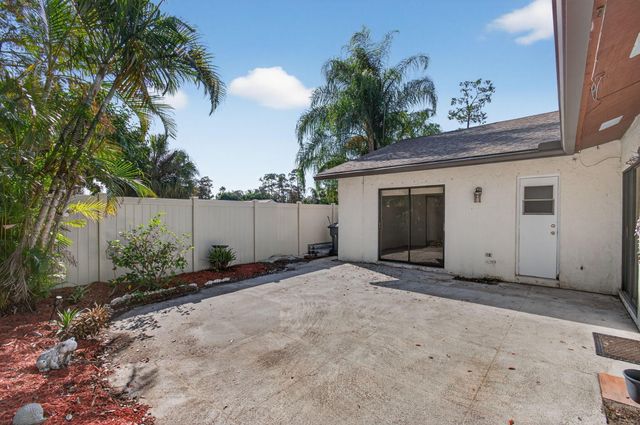 1350 Periwinkle Place, Wellington, FL 33414