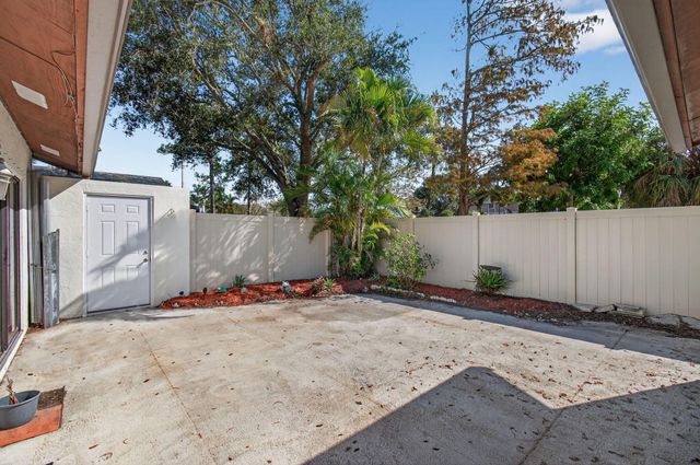 1350 Periwinkle Place, Wellington, FL 33414