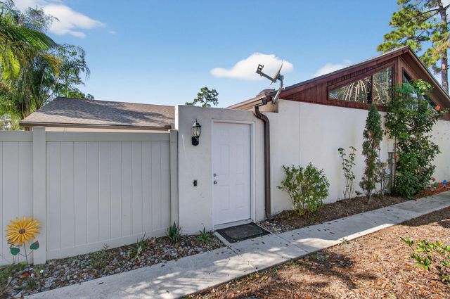 1350 Periwinkle Place, Wellington, FL 33414