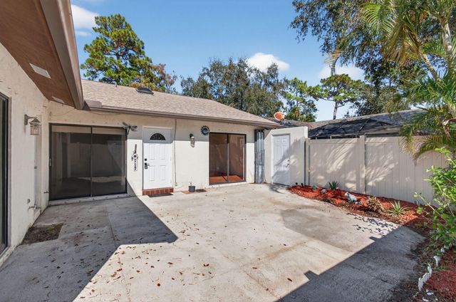 1350 Periwinkle Place, Wellington, FL 33414