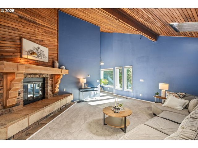 19661 SUN Cir, West Linn, OR 97068