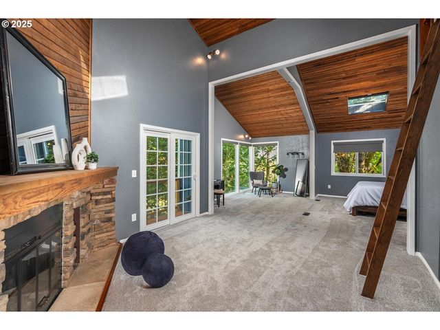 19661 SUN Cir, West Linn, OR 97068