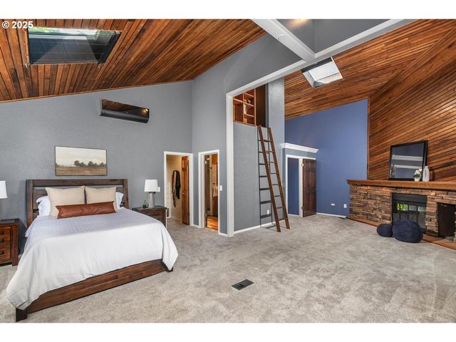 19661 SUN Cir, West Linn, OR 97068