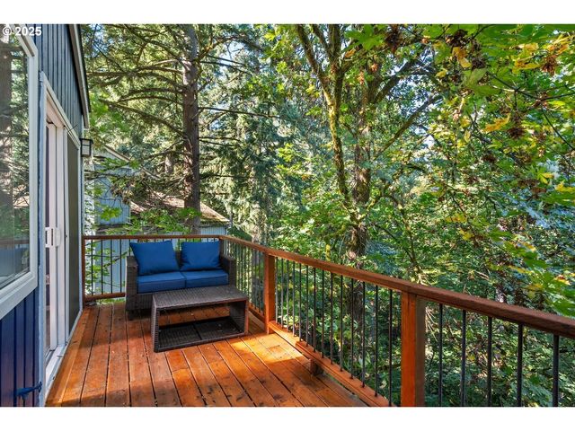 19661 SUN Cir, West Linn, OR 97068