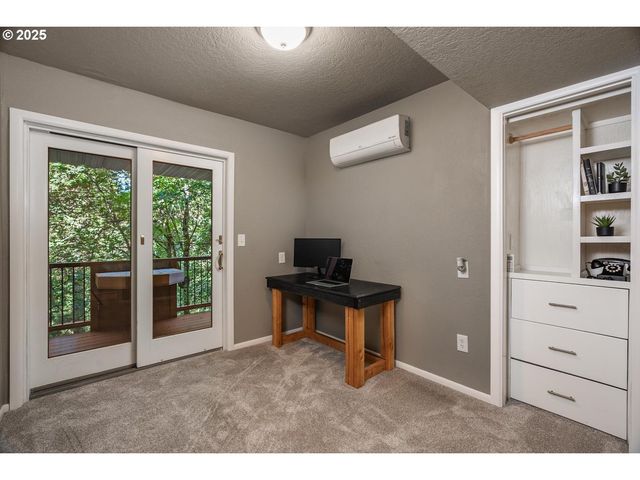 19661 SUN Cir, West Linn, OR 97068