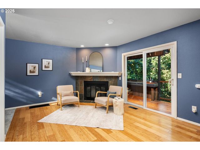 19661 SUN Cir, West Linn, OR 97068