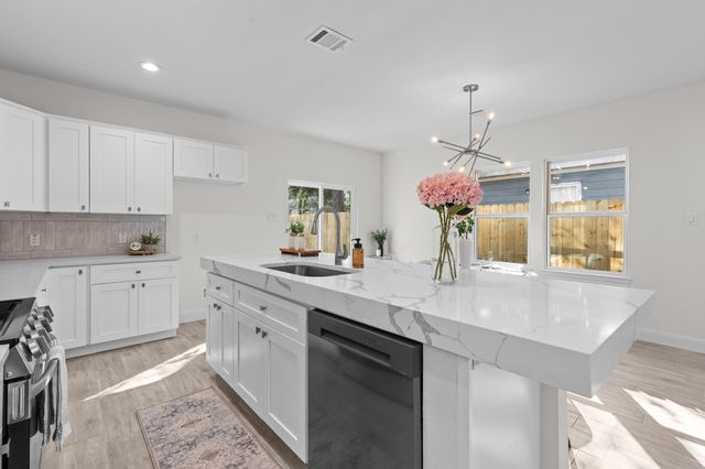 7814 Beckley Street, Houston, TX 77088