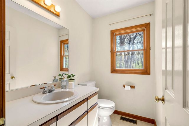 71 Mclains Woods Rd, Groton, MA 01450