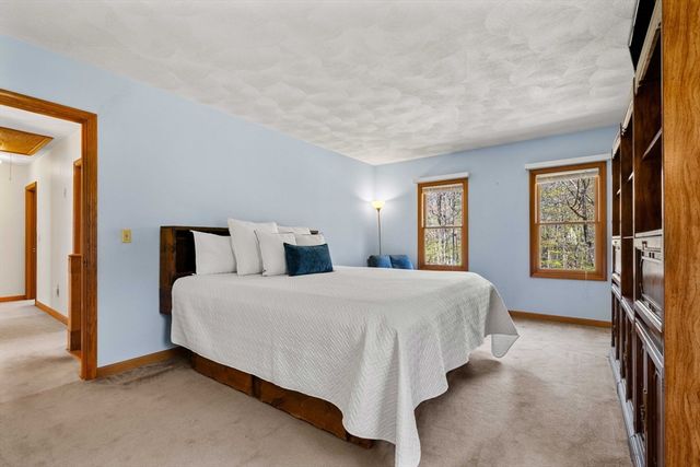 71 Mclains Woods Rd, Groton, MA 01450