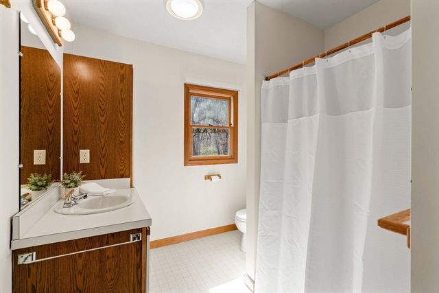 71 Mclains Woods Rd, Groton, MA 01450