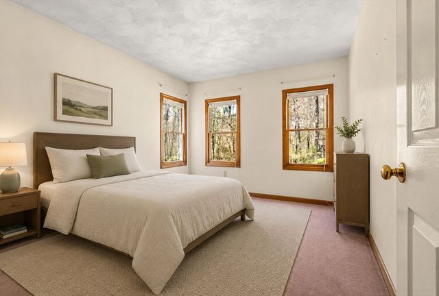 71 Mclains Woods Rd, Groton, MA 01450