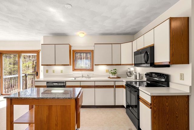 71 Mclains Woods Rd, Groton, MA 01450