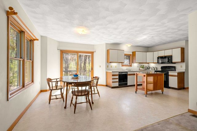 71 Mclains Woods Rd, Groton, MA 01450