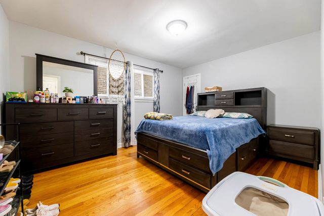 5801 S TALMAN Avenue, Chicago, IL 60629