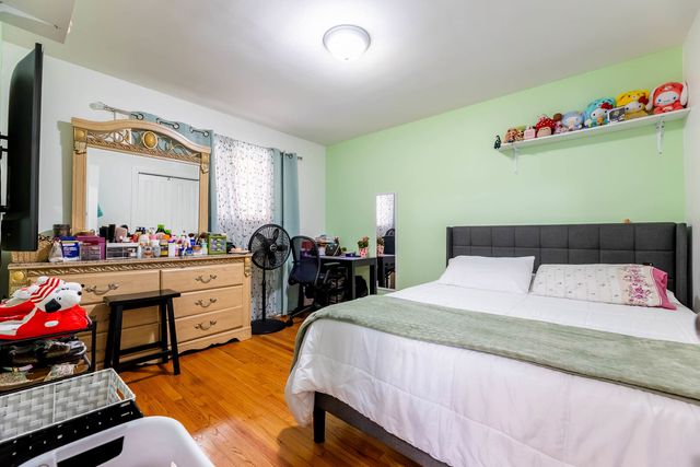 5801 S TALMAN Avenue, Chicago, IL 60629