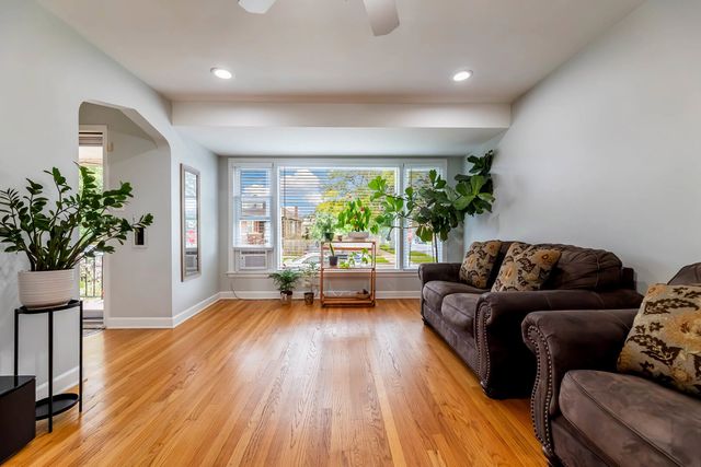 5801 S TALMAN Avenue, Chicago, IL 60629