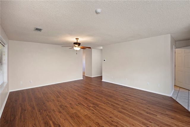 3215 Huntington Cove, Russellville, AR 72802