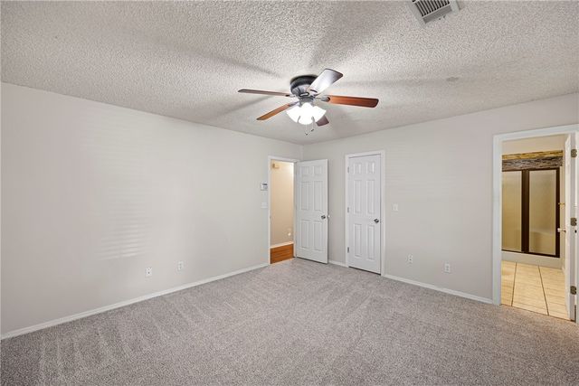3215 Huntington Cove, Russellville, AR 72802