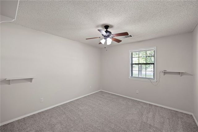3215 Huntington Cove, Russellville, AR 72802