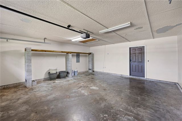 3215 Huntington Cove, Russellville, AR 72802