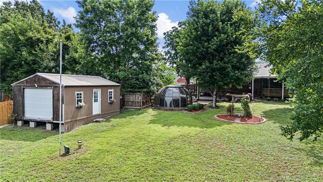 3215 Huntington Cove, Russellville, AR 72802